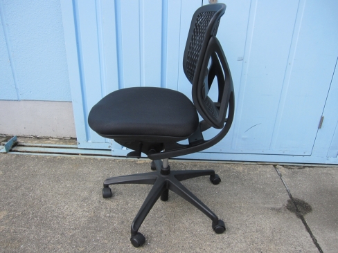 事務イス　ブラック　イナバ製イエラチェア　ローバック