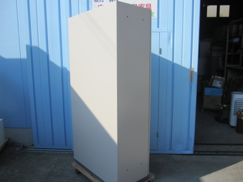 両開き特価！　書庫　鍵あり　ニューグレー　コクヨ製　取っ手ヒビあり　900ｘ450ｘ1800