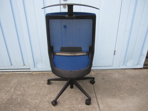 事務イス　メッシュ　ブルー　ウチダ製エルフィ　　ELA2-00B