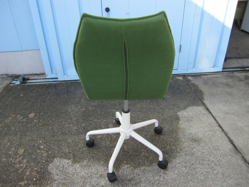 事務イス　グリーン　肘なし