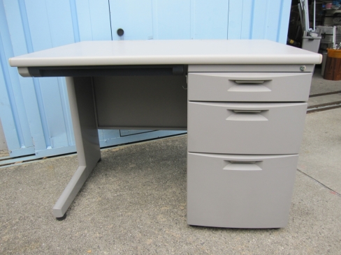 特価！　事務机　片袖デスク　ニューグレー　イトーキ製CZ　鍵無し　1000ｘ700ｘ700