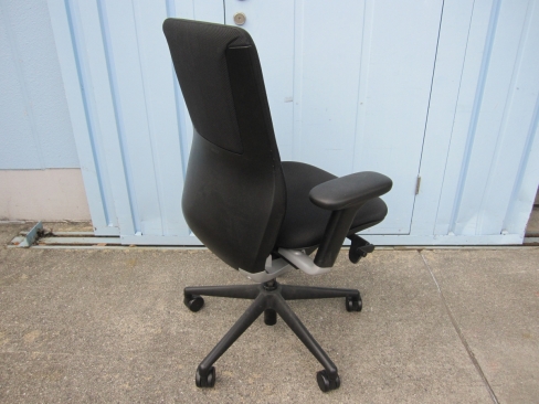 特価！　事務イス　肘あり　ブラック　プラス製Beチェア　KD-MA61SL BK