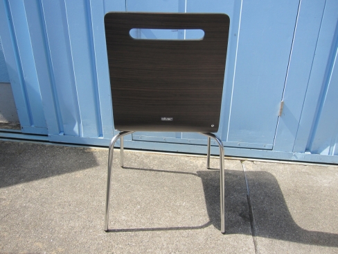 スタッキングチェア　木目ダークブラウン　オリバー製