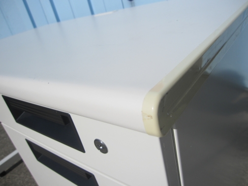 事務机　片袖デスク　ホワイト　鍵あり　1200ｘ700ｘ700　プラス製　フラットライン