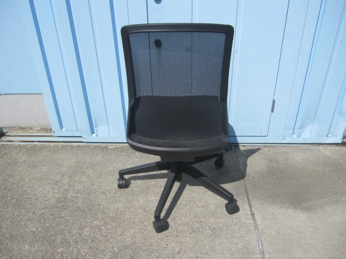 事務イス　ブラック　メッシュ　肘なし