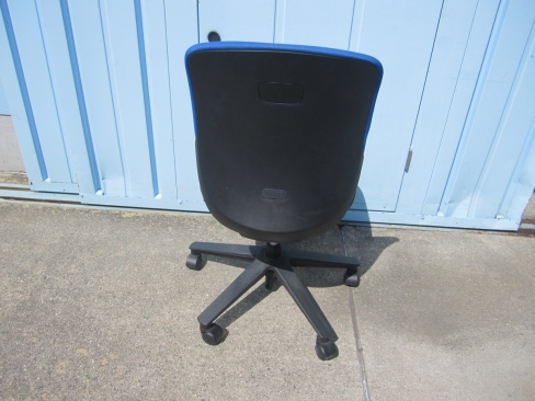 事務イス　ナイキ製　ブルー/ブラック