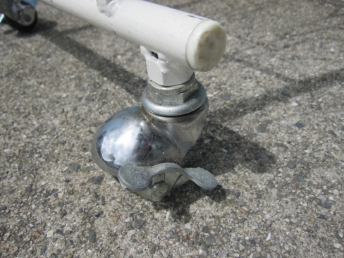 カタログスタンド　1列10段　ホワイト　キャスター付き　360ｘ500ｘ1500