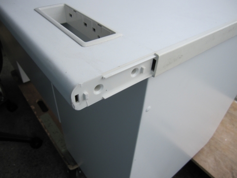 事務机　片袖デスク　ホワイト　鍵あり　1200ｘ700ｘ700