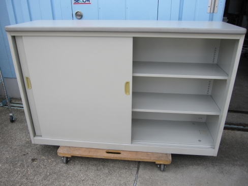 受付カウンター　ニューグレー　ナイキ製　1500ｘ450ｘ950