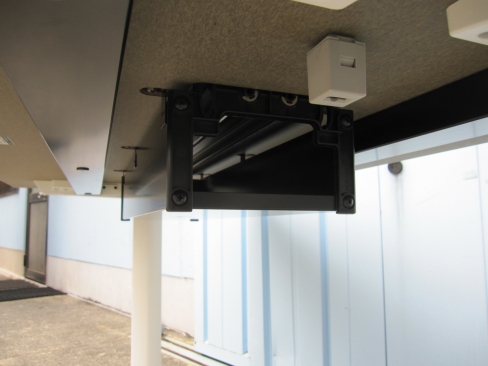会議テーブル　ホワイト　1500ｘ750ｘ720　オカムラ製　４Ｌ２３４Ｇ　ＭＲ７６