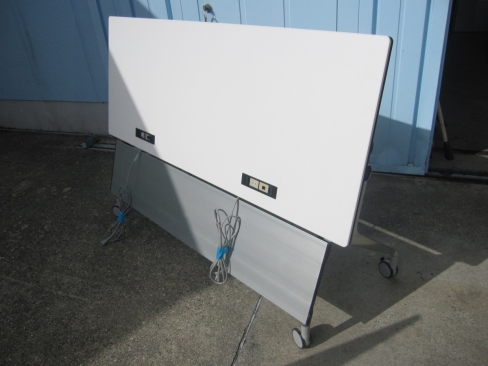 訳アリ特価！　会議テーブル　スタックテーブル　配線ボックスあり　1500ｘ600ｘ720　オカムラ製インターアクト　※キャスターゴム劣化