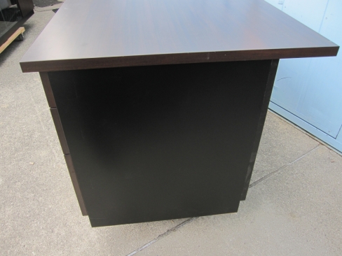 特価！　木製デスク　鍵あり　1600ｘ800ｘ700