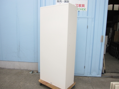 両開き書庫　ホワイト　鍵あり　オカムラ製ヴィラージュ　800ｘ400ｘ1850