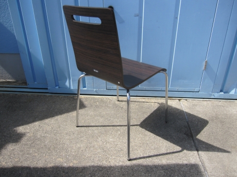 スタッキングチェア　木目ダークブラウン　オリバー製