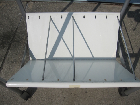 移動式本立て　ホワイト　キャスター付きワゴン　560ｘ400ｘ790