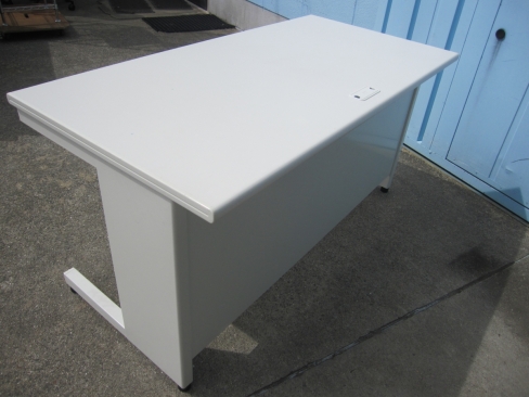 事務机　平デスク　ホワイト　1400ｘ700ｘ700　プラス製