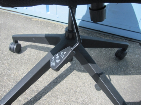 事務イス　ブラック　メッシュ　肘なし