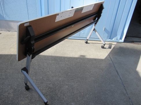 会議テーブル　スタックテーブル　ホワイト　1800ｘ450ｘ720　イトーキ製　ＴＨＰ－１８４Ｘ１－Ｗ９