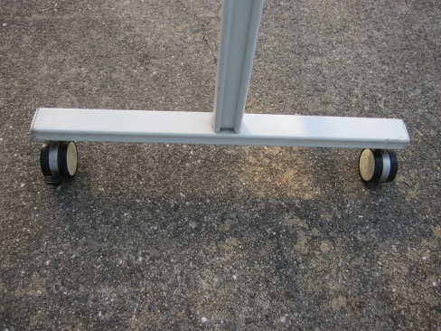 両面脚付ホワイトボード　Ｗ１８００　1900ｘ1800　支柱上部キャップなし　日焼け・傷あり