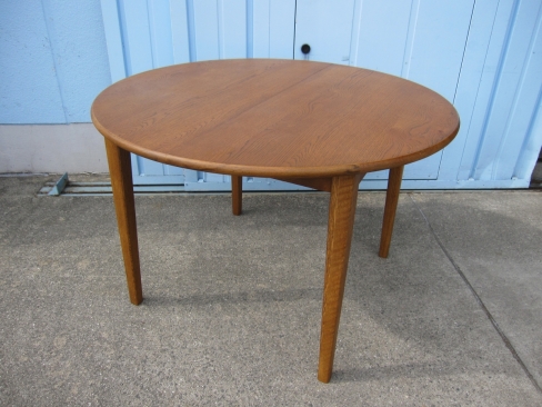 ダイニングテーブル　エクステンションテーブル　1100～1700ｘ1100ｘ720　定価13万円程度