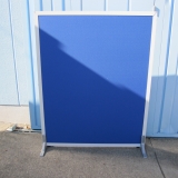 脚付パーテーション ブルー 1200x1500