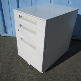 3段ワゴン ホワイト 鍵あり イナバ製 400x600x600