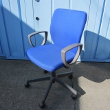 事務イス 肘あり ブルー コクヨ製チェロチェア