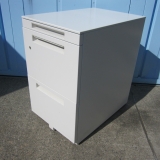 3段ワゴン ホワイト 鍵あり イナバ製 400x590x650