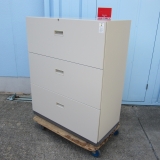 3段ラテラル 鍵あり コクヨ製 ニューグレー 900x450x1100 ベース横へこみあり