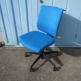 事務イス 肘なし コクヨ製ウィザードチェア ブルー ハンガー付き