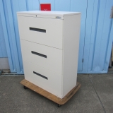 3段ラテラル 鍵あり ホワイト オカムラ製ヴィラージュ