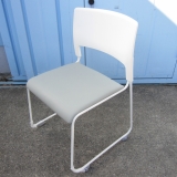 会議用チェア ライトグレー スタッキングチェア ビニールレザー