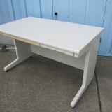 事務机 平デスク ホワイト 1200x700x700 引き出し日焼けあり プラス製