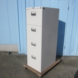 4段ファイルキャビネット 鍵あり ナイキ製 ホワイト 455x620x1400 B4-4W