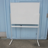 L字脚付きホワイトボード W1200 へこみあり