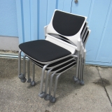 会議用チェア 4台セット キャスター付き スタッキングチェア ブラック イナバ製